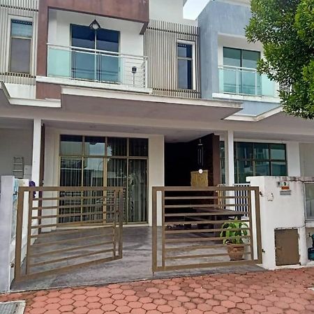 Kuala Selangor Botanic 4R3B Homestay 15Pax Exteriér fotografie