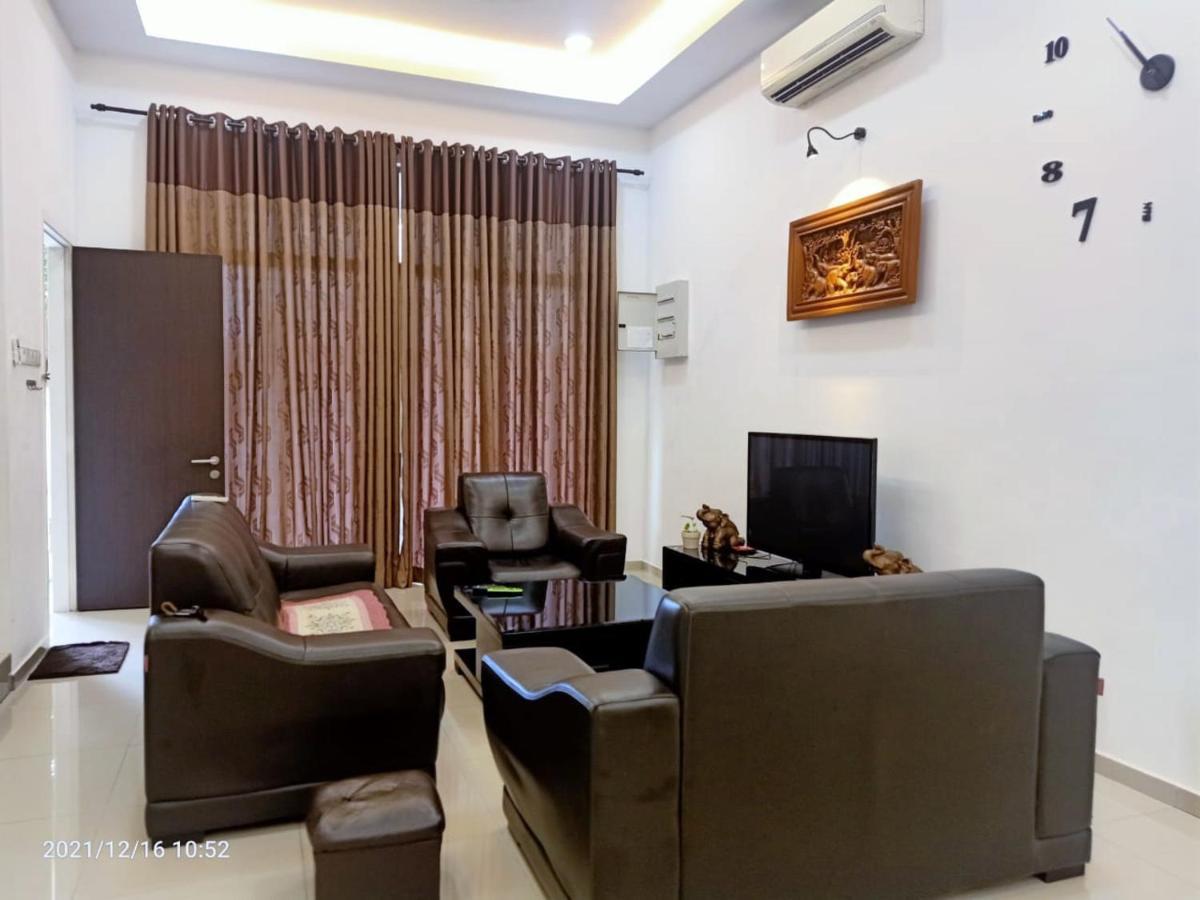 Kuala Selangor Botanic 4R3B Homestay 15Pax Exteriér fotografie