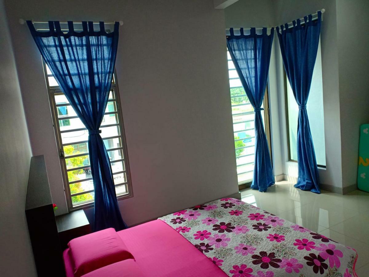 Kuala Selangor Botanic 4R3B Homestay 15Pax Exteriér fotografie